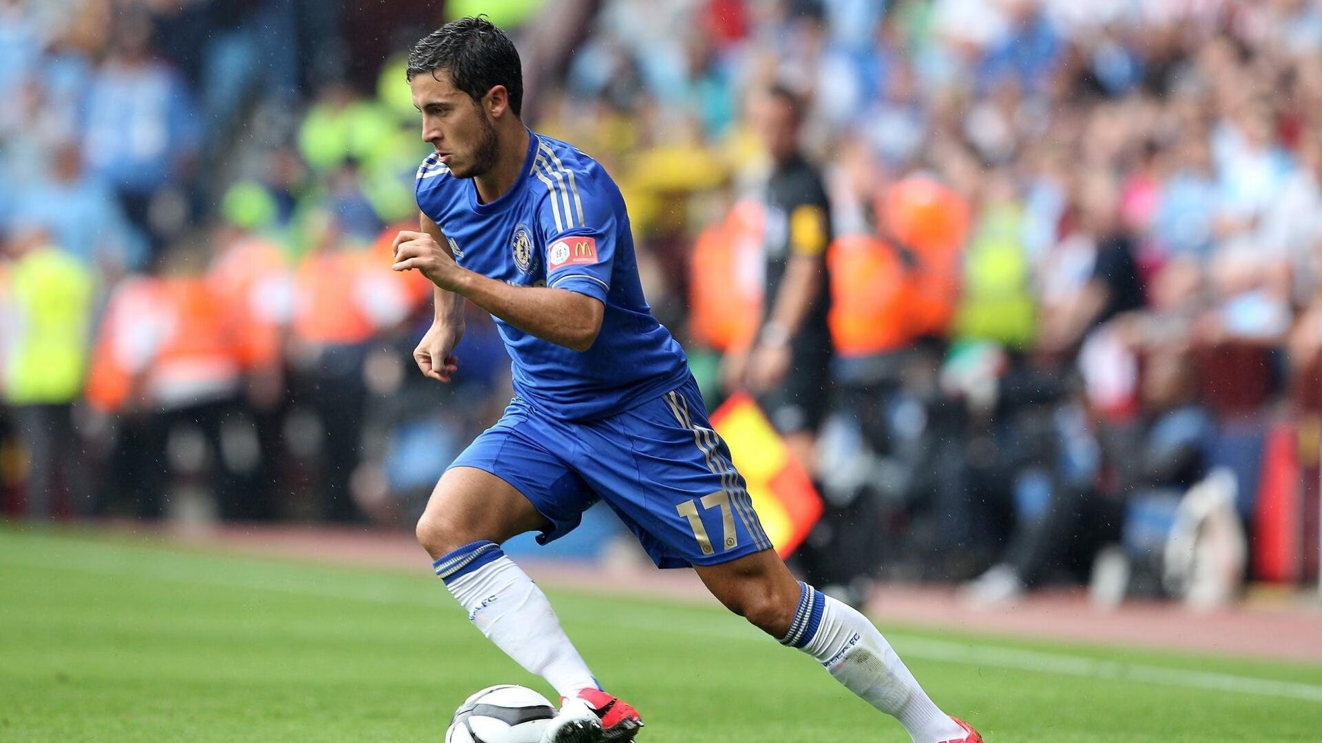 莎拉波娃回归赛场，问鼎冠军首场状态亮眼，独行侠观众沸腾！